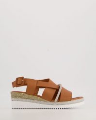 BRĄZOWE SANDAŁY 003 GUNGOREN TAN. Brązowe sandały Venezia, bez wzorów, ze skóry, bez obcasa, bez zapięcia. Za 249.00 zł.