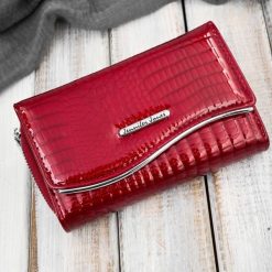 Portfel damski skórzany lakierowany ze zwierzęcym wzorem croco czerwony SP-24-CRD. Czerwone portfele bez wzorów, z lakierowanej skóry. Za 109.00 zł.