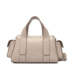 Torebka Calvin Klein. Fioletowe torebki klasyczne Calvin Klein, bez wzorów, klasyczne, bez dodatków. Za 419.99 zł.