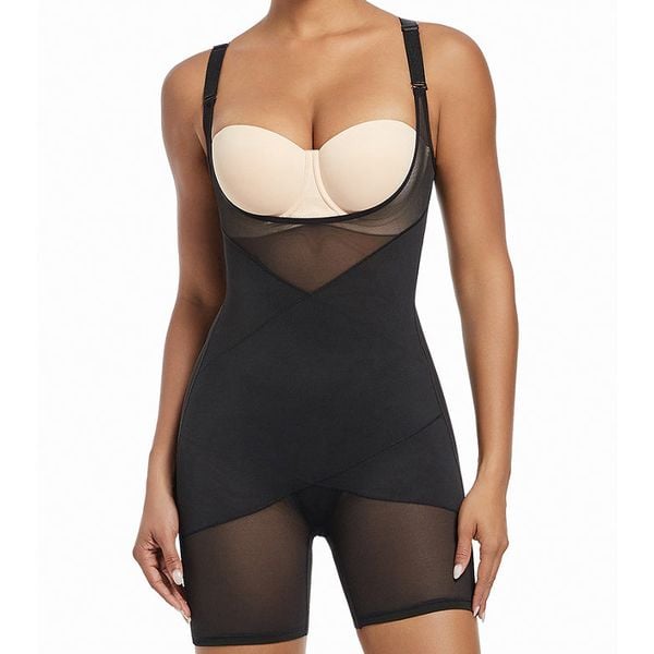 Body modelujące push-up z elastycznego materiału Agatha. Czarne bielizna modelująca Intica, bez wzorów, z materiału. W wyprzedaży za 119.00 zł.