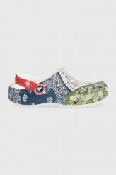 Crocs klapki Classic Bandana Clog damskie 206871. Klapki Crocs, bez wzorów, bez obcasa, na płaskiej podeszwie, bez zapięcia. W wyprzedaży za 184.99 zł.