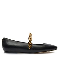Baleriny Guess. Czarne baleriny Guess, z aplikacjami, bez obcasa, bez zapięcia. Za 439.99 zł.
