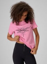 4F T-shirt regular z nadrukiem damski - różowy M. Czerwone t-shirty 4f, m, bez wzorów, z bawełny, klasyczne, bez kołnierzyka, bez ramiączek. Za 59.99 zł.