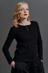 Bluzka damska Bajerantka. Czarne bluzki Hultaj Polski, l, bez wzorów, z bawełny, bez kołnierzyka, bez ramiączek. Za 199.00 zł.