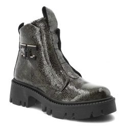 Botki damskie Artiker, skórzane we wzory z ozdobą za kostkę i na grubym obcasie z okrągłym noskiem i na suwak, zielone, 57C2080. Zielone botki Artiker, z aplikacjami, z lakierowanej skóry, eleganckie, z okrągłym noskiem, za kostkę, bez obcasa, bez zapięcia. Za 349.00 zł.