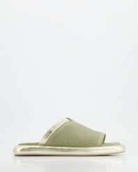 KLAPKI DAMSKIE TAS-433 KHAKI. Brązowe klapki Venezia, bez wzorów, ze skóry, bez obcasa, na koturnie, bez zapięcia. Za 159.00 zł.