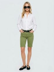 Szorty damskie jeansowe zielone kira 357. Zielone szorty BIG STAR, bez wzorów, z jeansu, eleganckie. W wyprzedaży za 29.99 zł.