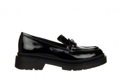 Mokasyny Bayla-159 4898 090-P Czarny Naplak 159163, Skóra lakierowana - 40. Czarne mokasyny Bayla, z aplikacjami, z lakierowanej skóry. W wyprzedaży za 314.10 zł.