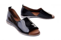 ARTIKER RELAKS 50C0937 czarny, sandały damskie. Czarne sandały Artiker Relaks, bez wzorów, ze skóry, bez obcasa, bez zapięcia. Za 234.90 zł.