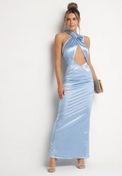 Jasnoniebieska Satynowa Sukienka Wiązana na Szyi z Wycięciem pod Biustem i Różyczką Roneza. Niebieskie sukienki Born2be, bez wzorów, z satyny, eleganckie, bez kołnierzyka, bez ramiączek, maxi. Za 179.99 zł.