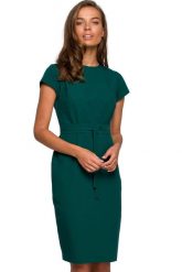 Elegancka sukienka ołówkowa z modelującymi przeszyciami zielona. Zielone sukienki Sukienki.shop, do pracy, xl, bez wzorów, biznesowe, bez kołnierzyka, bez ramiączek, ołówkowe. Za 259.00 zł.