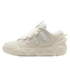 Buty do chodzenia dla dorosłych Puma LaMelo Ball LaFrance Alpine Snow. Brązowe buty treningowe Puma, bez wzorów, z gumy, bez zapięcia, do koszykówki. Za 1,911.96 zł.