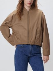 Kurtka ze stójką - brązowy. Brązowe kurtki Reserved, l, bez wzorów, z bawełny, bez kaptura. Za 179.99 zł.