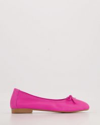 KLASYCZNE BALERINY 10201 FUXIA. Baleriny Venezia, bez wzorów, ze skóry, klasyczne, bez obcasa, bez zapięcia. Za 169.00 zł.