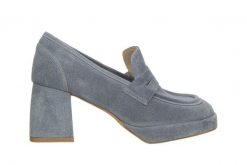 Czółenka Bayla-159 4670 058-P Niebieski Welur 159109, Skóra Naturalna - 37. Niebieskie czółenka Bayla, bez wzorów, ze skóry, eleganckie, bez obcasa, na platformie, bez zapięcia. W wyprzedaży za 224.10 zł.