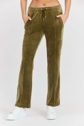 JUICY COUTURE Damskie zielone spodnie dresowe Tina Track Pant. Zielone spodnie dresowe Juicy Couture, bez wzorów, z dresówki. W wyprzedaży za 208.99 zł.