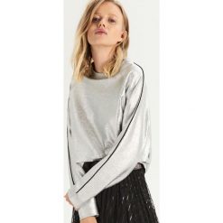 Srebrna bluza z lampasami - Srebrny. Bluzy bez kaptura marki Sinsay. Za 59.99 zł.