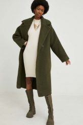 Answear Lab płaszcz damski kolor zielony przejściowy oversize. Zielone płaszcze Answear Lab, l, bez wzorów, klasyczne, bez kaptura. W wyprzedaży za 369.99 zł.