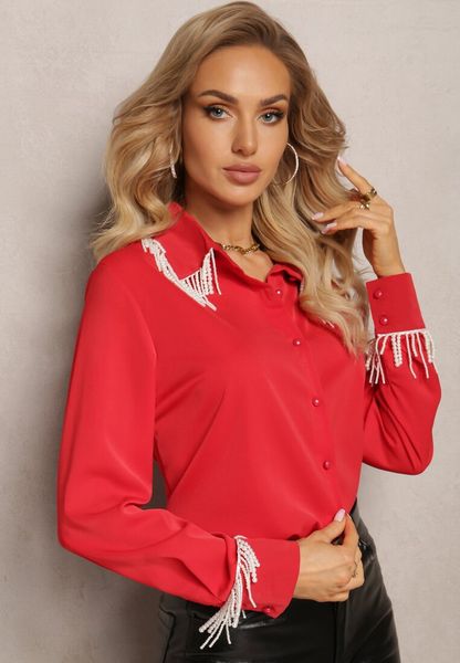 Czerwona Koszula z Długim Rękawem Ozdobiona Wiszącymi Perełkami Fadura. Czerwone koszule Renee, l, bez wzorów, eleganckie, bez kołnierzyka, bez ramiączek. Za 89.99 zł.