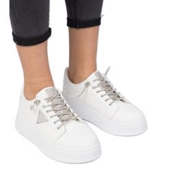 Białe sneakersy trampki z srebrnymi cyrkoniami. Białe trampki bez wzorów, z materiału, biznesowe, bez zapięcia. Za 84.03 zł.