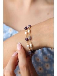 Pierres delicates Pozłacana bransoletka z ametystami rozmiar: onesize. Fioletowe bransoletki Pierres delicates, z ametystem, pozłacane. Za 83.42 zł.