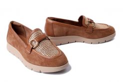 TAMARIS 1-24628-44 392 cognac comb, półbuty damskie. Brązowe półbuty wsuwane Tamaris, bez wzorów, bez obcasa, na koturnie. Za 265.93 zł.