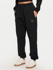 REPLAY Spodnie dresowe W8086B.000.23040P Czarny Regular Fit. Czarne spodnie dresowe Replay, bez wzorów, z bawełny. Za 529.99 zł.