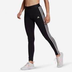 Legginsy 3S Fitness Adidas czarne. Czarne legginsy adidas, bez wzorów, z bawełny, sportowe. Za 89.99 zł.