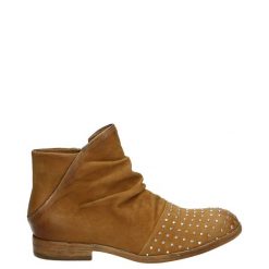 BOTKI Z MARSZCZONĄ CHOLEWKĄ M01201 SELL-RAME. Botki Venezia, bez wzorów, z nubiku, bez obcasa, bez zapięcia. Za 299.00 zł.