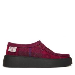 Półbuty Clarks. Fioletowe półbuty wsuwane Clarks, bez wzorów, bez obcasa, na płaskiej podeszwie. Za 659.99 zł.