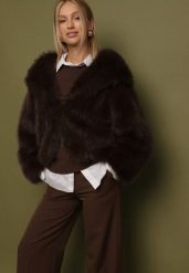 Brązowa Kurtka Futerko z Kapturem i Kieszeniami Acantte. Brązowe kurtki Born2be, l, bez wzorów, z dzianiny, eleganckie, z kapturem. Za 289.99 zł.