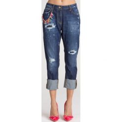 JEANSY REGULAR FIT ELISABETTA FRANCHI. Niebieskie jeansy Elisabetta Franchi, z aplikacjami, z bawełny. Za 839.40 zł.