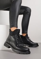 Czarne Botki Typu Workery ze Skóry Naturalnej Giorelda. Czarne botki Renee, bez wzorów, z jeansu, bez obcasa, na płaskiej podeszwie, bez zapięcia. Za 239.99 zł.