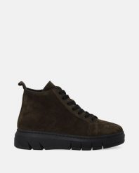 ZIELONE BOTKI DAMSKIE Z ZAMSZU H029SUKHOBB045. Zielone botki Venezia, bez wzorów, ze skóry, bez obcasa, bez zapięcia. Za 269.00 zł.