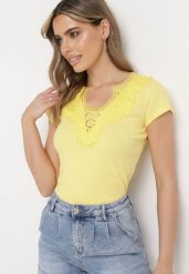 Żółty Bawełniany T-shirt Koszulka z Krótkim Rękawem z Koronką przy Rękawach i Dekolcie Fiadella. Żółte t-shirty Born2be, s, bez wzorów, z bawełny, eleganckie, bez kołnierzyka, bez ramiączek. Za 64.99 zł.