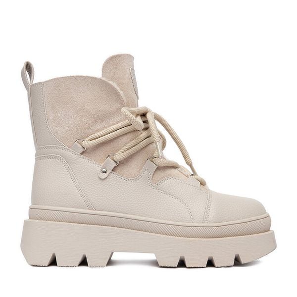 Śniegowce DeeZee. Śniegowce DeeZee, bez wzorów, bez zapięcia. Za 229.99 zł.