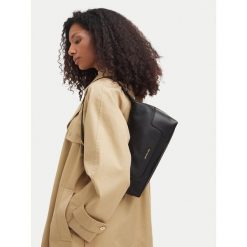 Torebka MICHAEL Michael Kors. Czarne torebki klasyczne MICHAEL Michael Kors, bez wzorów, klasyczne, bez dodatków. Za 1,299.00 zł.