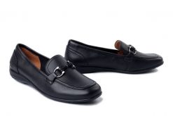 JOSEF SEIBEL 74834 68 105 Fenja 34 black-black, półbuty damskie. Czarne półbuty wsuwane Josef Seibel, bez wzorów, ze skóry, bez obcasa. Za 339.91 zł.