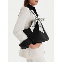 Torebka MEXX. Czarne torebki klasyczne Mexx, bez wzorów, klasyczne, bez dodatków. Za 179.99 zł.