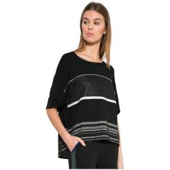 Desigual Ladies T-Shirt Ts Magda 17Wwtkb5 2000 (Rozmiar S). T-shirty marki Desigual. W wyprzedaży za 160.00 zł.