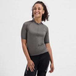 Koszulka rowerowa damska Rogelli Essential II z krótkim rękawem. Brązowe t-shirty sportowe Rogelli, l, bez wzorów, z elastanu, bez ramiączek, rowerowe. Za 196.00 zł.