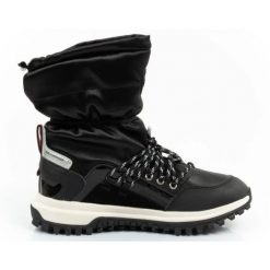 Buty śniegowce Colmar Warmer Overcloud 203 czarne. Czarne śniegowce bez wzorów, z gumy, przed kolano, bez zapięcia. Za 518.78 zł.