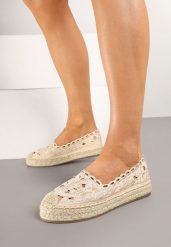 Beżowe Płaskie Espadryle z Ażurową Cholewką Elearwen. Brązowe espadryle Renee, w ażurowe wzory, z jeansu, bez obcasa, na płaskiej podeszwie. W wyprzedaży za 56.99 zł.