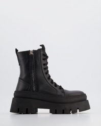 BOTKI NA PLATFORMIE 12456 BLACK. Czarne botki Venezia, bez wzorów, ze skóry, bez obcasa, na platformie, bez zapięcia. Za 399.00 zł.