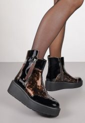 Czarno-Brązowe Lakierowane Botki Vices na Platformie i Koturnie Gamillia. Czarne botki Born2be, bez wzorów, z jeansu, eleganckie, bez obcasa, na koturnie, bez zapięcia. Za 139.99 zł.