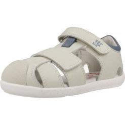 Sandały GARVALIN 252327G Beżowy. Brązowe sandały GARVALIN, bez wzorów, ze skóry, sportowe, bez obcasa, bez zapięcia. Za 193.99 zł.