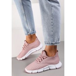 Różowe Buty Sportowe Linaya. Czerwone buty treningowe Renee, bez wzorów, bez zapięcia, na fitness i siłownię. W wyprzedaży za 55.99 zł.