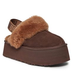 Kapcie Ugg. Brązowe kapcie UGG, bez wzorów. Za 589.99 zł.