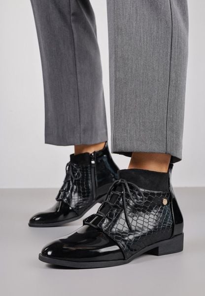 Czarne Eleganckie Botki Vices ze Sznurowaniem Vlerrie. Czarne botki Renee, bez wzorów, z jeansu, eleganckie, bez obcasa, na płaskiej podeszwie, bez zapięcia. Za 109.99 zł.