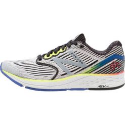 New Balance W 890 LONDON Obuwie do biegania treningowe white. Buty do biegania marki ASICS. W wyprzedaży za 439.20 zł.